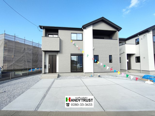 小山市城西　２期の外観|〇２号棟　外観〇
広々主寝室10.5帖！家族のコミュニケーションが増えるリビング階段のある間取りです♪
※2025年12月撮影