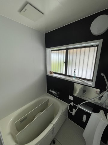 宇高4丁目　中古戸建の浴室|使いやすいユニットバスで、癒しの時間を過ごせます。