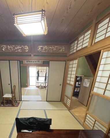 宇高4丁目　中古戸建の和室|続き間の和室で、十分の広さがあるので多人数の来客時でも安心です。