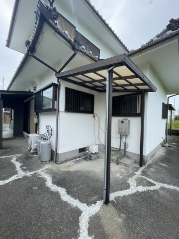 宇高4丁目　中古戸建のその他|外部の庇で雨除けにもなります。