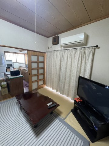 宇高4丁目　中古戸建の居間・リビング|和室の居間で家族団らんのひと時を過ごせます。