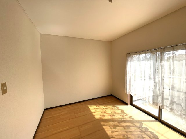 山武市沖渡売り戸建住宅の洋室