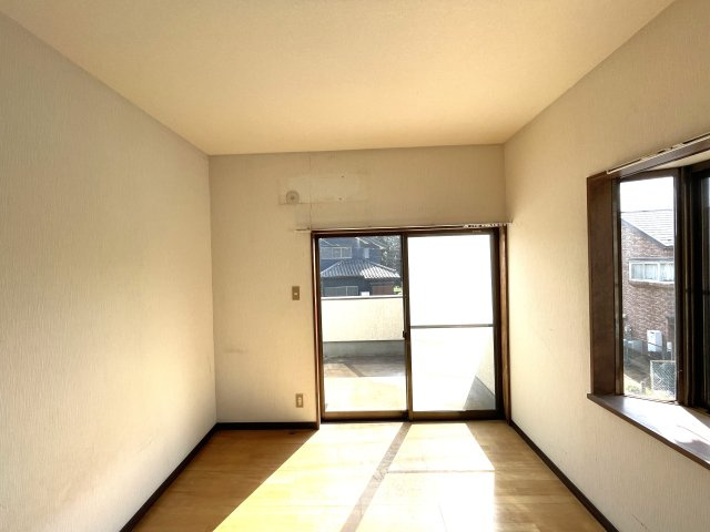 山武市沖渡売り戸建住宅の洋室