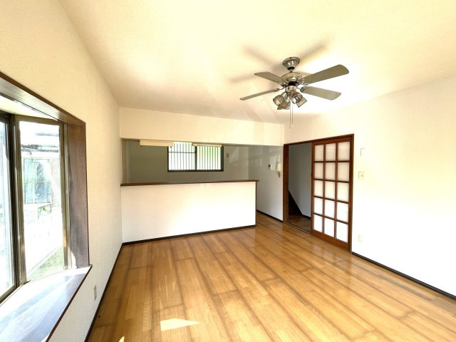 山武市沖渡売り戸建住宅の居間・リビング