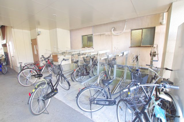 セントラルプラザ大淀　仲介手数料無料の駐車場