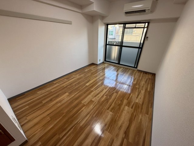 デイグラン上新庄　仲介手数料無料の居間・リビング