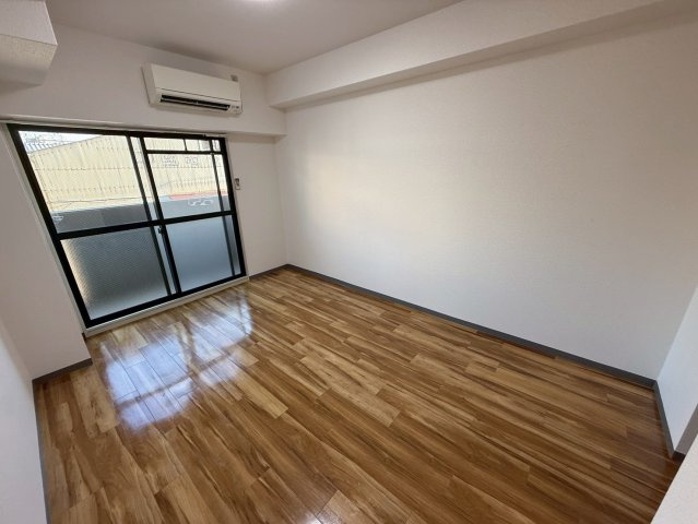 デイグラン上新庄　仲介手数料無料の居間・リビング