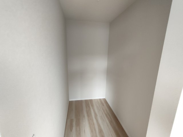 小山市城西　２期の収納|〇３号棟　ウォークインクローゼット〇
たっぷりの収納スペースで住空間もスッキリ広々♪
※2025年12月撮影