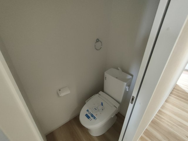 小山市城西　２期のトイレ|〇３号棟　トイレ〇
1階と2階にトイレがございますので朝の混雑した時も安心です♪
※2025年12月撮影