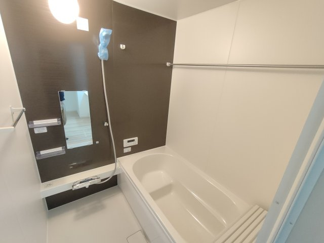 小山市城西　２期の浴室|〇３号棟　浴室〇
寒い日のお風呂や雨の日のお洗濯に便利な浴室乾燥暖房機付き♪
※2025年12月撮影