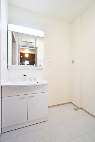 伊奈町栄四丁目76番全1棟のキッチン