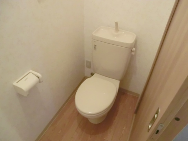 カーサ山本のトイレ|洋式トイレ。