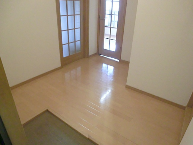 カーサ山本の居間・リビング|玄関ホール。