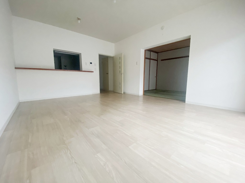 西浦和ガーデンの居間・リビング|別号室の参考写真です。