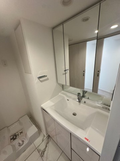 【洗面所】 | Brillia Tower箕面船場　TOP OF THE HILL