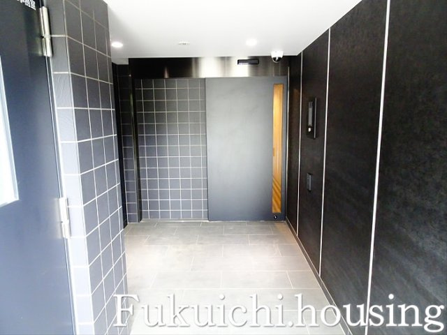 ルネサンスコート上北沢Frontのエントランス