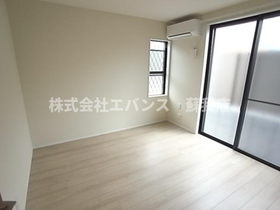 【居間・リビング】 | リヴェール寒川 | ゆったり過ごせる居間です