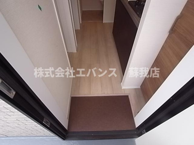 【玄関】 | リヴェール寒川 | 明るい玄関です