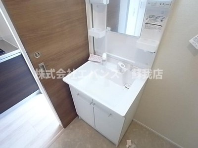 【独立洗面台】 | リヴェール寒川 | 使いやすい独立洗面台です