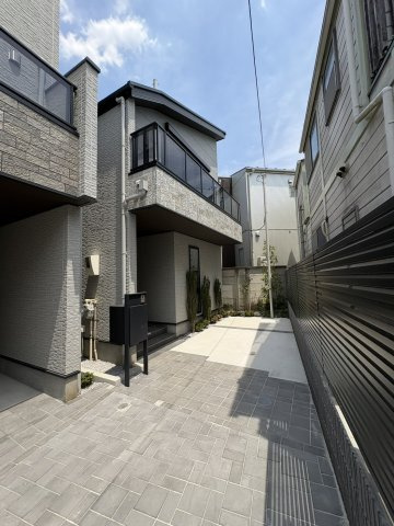 練馬区富士見台１丁目新築戸建の前面道路含む現地写真