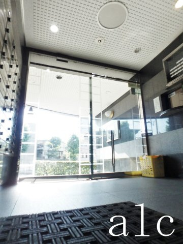 杉並区方南２丁目の賃貸マンションのロビー|管理人室もあり安心できますね♪