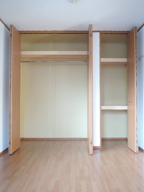 ＲＥＩＮＨＥＩＴの収納|たっぷりの収納でお荷物もスッキリ♪