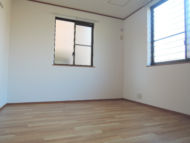 ＲＥＩＮＨＥＩＴの寝室|2面採光の明るいお部屋♪