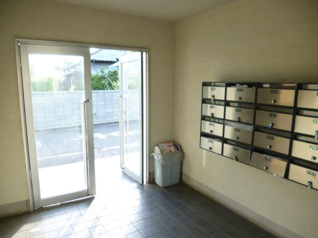 さいたま市桜区西堀６丁目の賃貸マンションのロビー