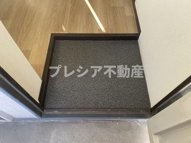 寿コーポの玄関
