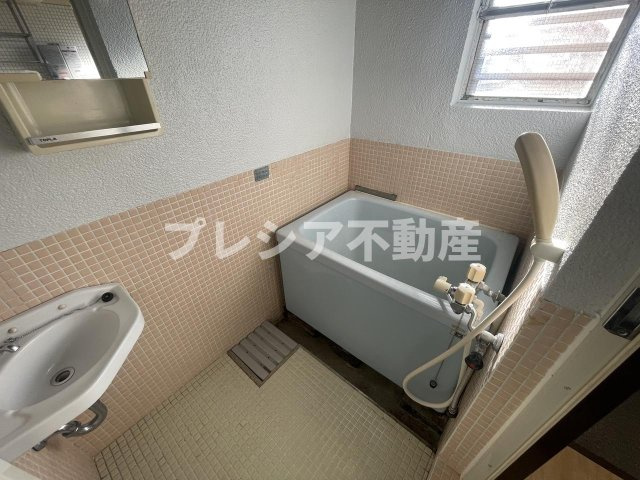 寿コーポの浴室