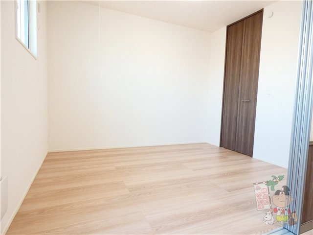 セレストブルーの洋室