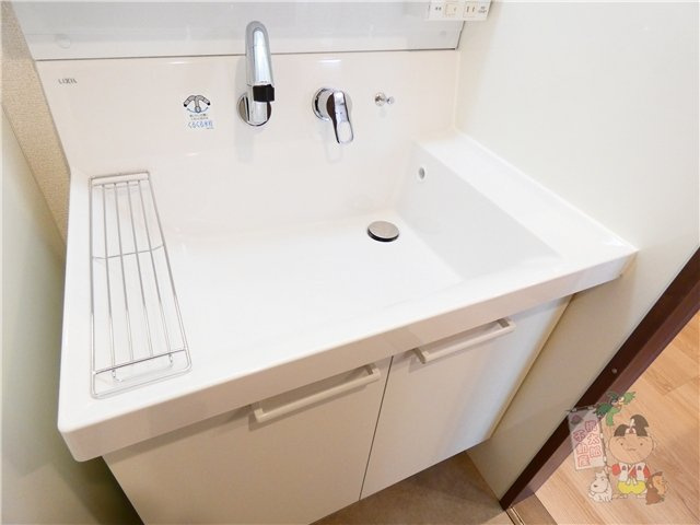 セレストブルーの洗面所