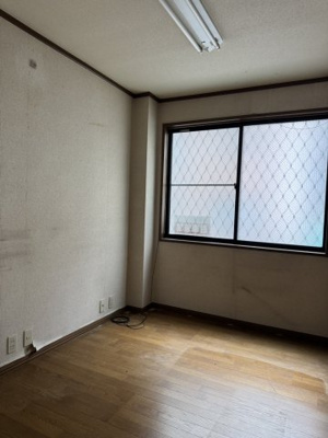 【居間・リビング】 | 旭通3丁目店舗