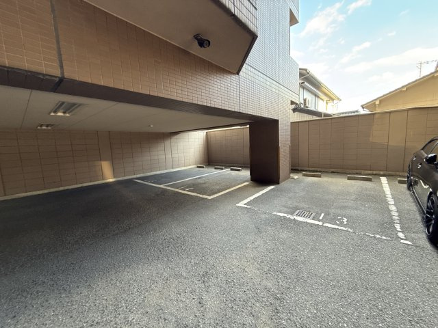 朝日プラザ姫路城南サバーブの駐車場