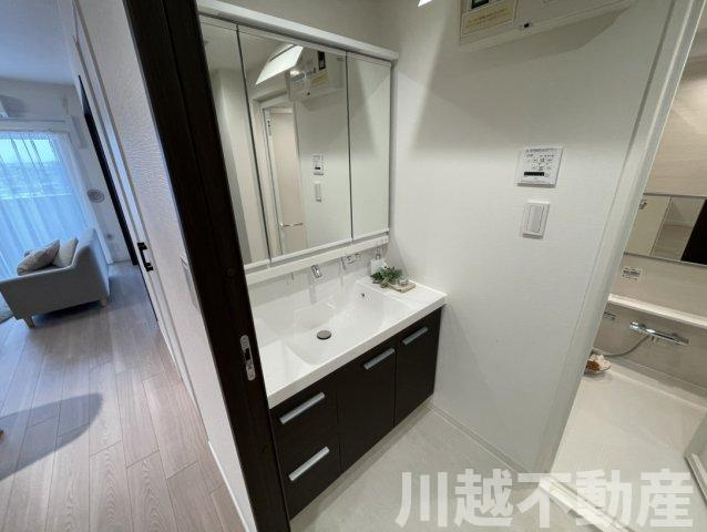 南向き住居　陽当たり・眺望良好！！の独立洗面台|ご希望の物件をお探しします