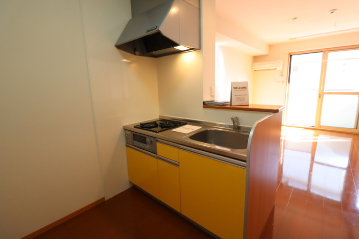 プレミールのキッチン|対面カウンターキッチン（2口ガスコンロ、グリル付）