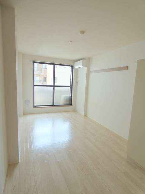 芦花公園エクセル2の居間・リビング