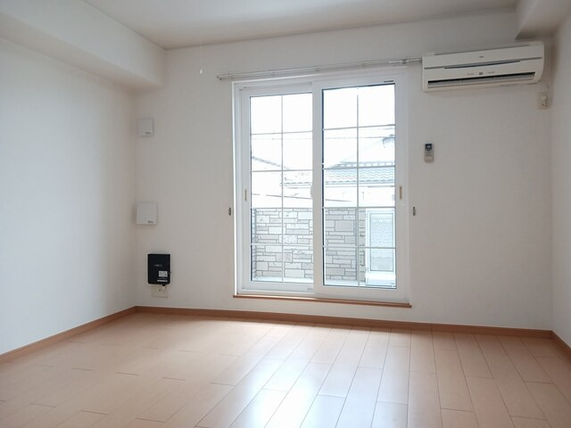 メゾン・ドゥ・ソレイユ　Ａの居間・リビング|居室・リビング