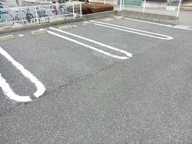 メゾン・ドゥ・ソレイユ　Ａの駐車場|駐車場