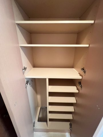 エステムコート神戸ハーバーランド前Ⅶレーベルの収納