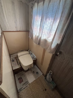 【トイレ】 | 笠間市南友部2DKS+3K中古住宅 | 母屋