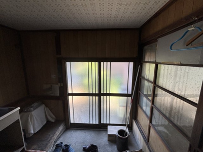 【玄関】 | 笠間市南友部2DKS+3K中古住宅 | 母屋