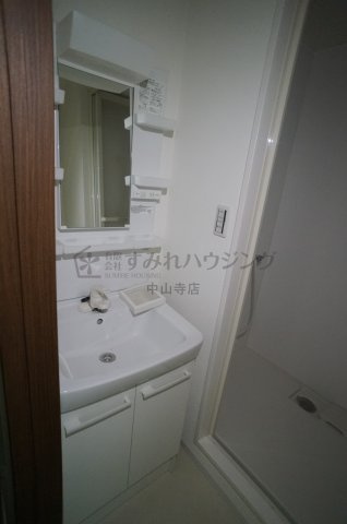 安倉南ガレージハウスの洗面所