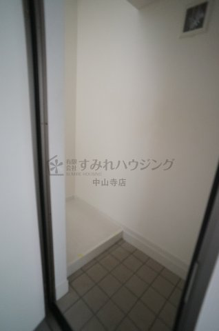 安倉南ガレージハウスの玄関