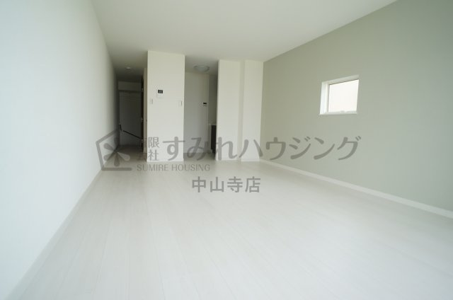 安倉南ガレージハウスの居間・リビング