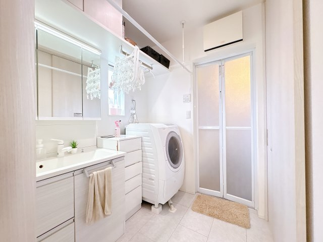 【中古住宅】滑川町大字羽尾の独立洗面台