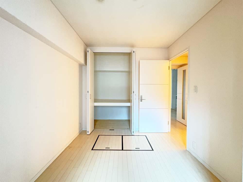 パストラル昆陽の洋室