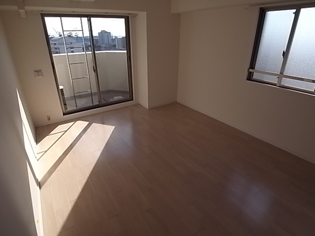 エスティ・ロアール神戸駅前の居間・リビング