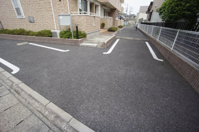 アイ・ライク・ホームの駐車場