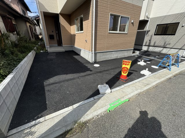 松戸市八ケ崎緑町新築戸建の駐車場|2号棟駐車スペース・2台駐車可